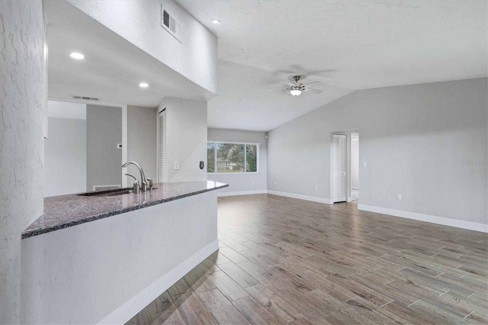 6579 MAUNA LOA BLVD
