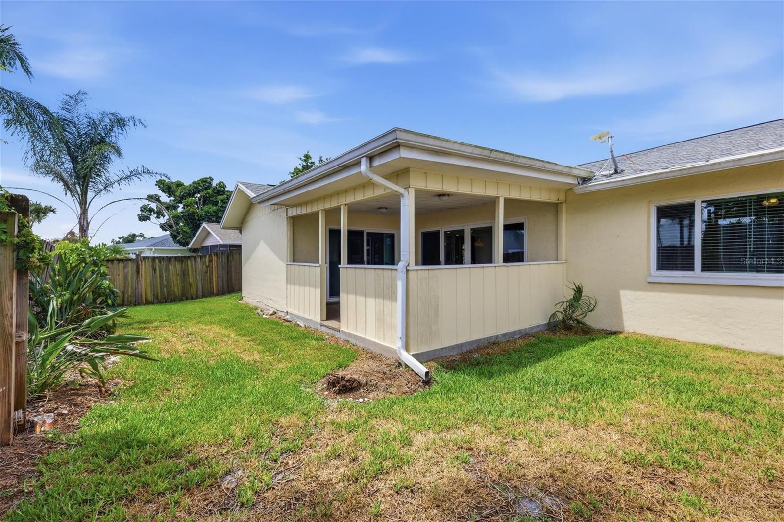 6579 MAUNA LOA BLVD
