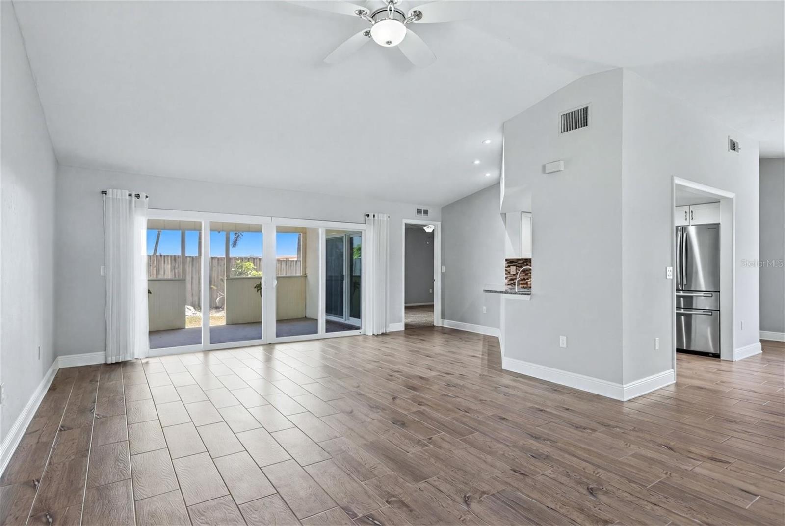 6579 MAUNA LOA BLVD