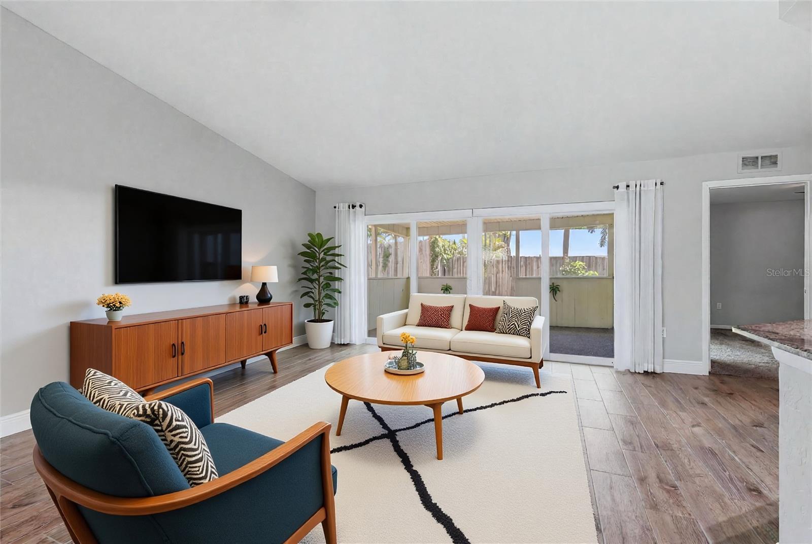 6579 MAUNA LOA BLVD