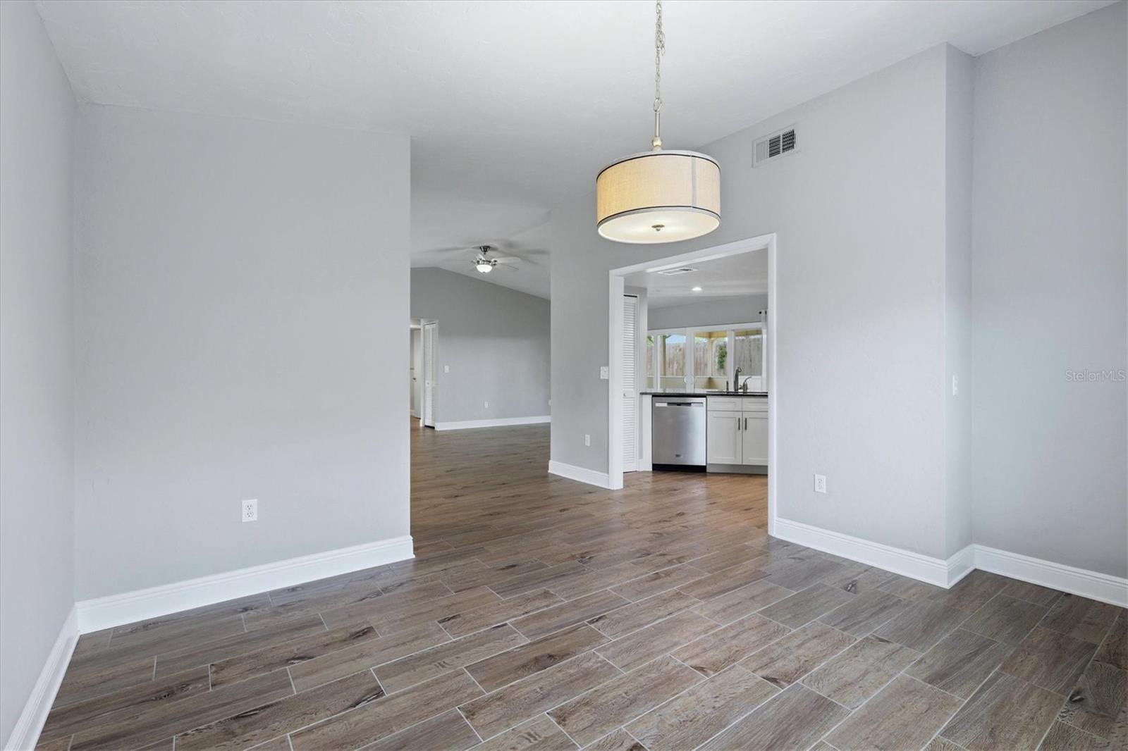 6579 MAUNA LOA BLVD