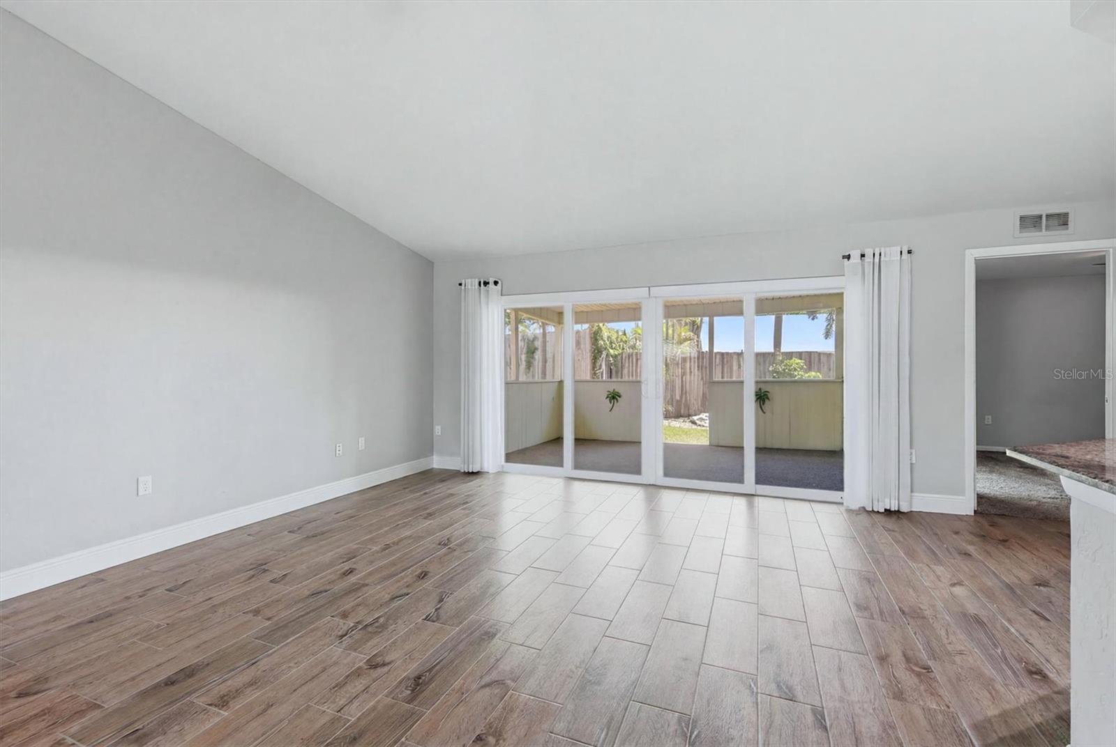 6579 MAUNA LOA BLVD