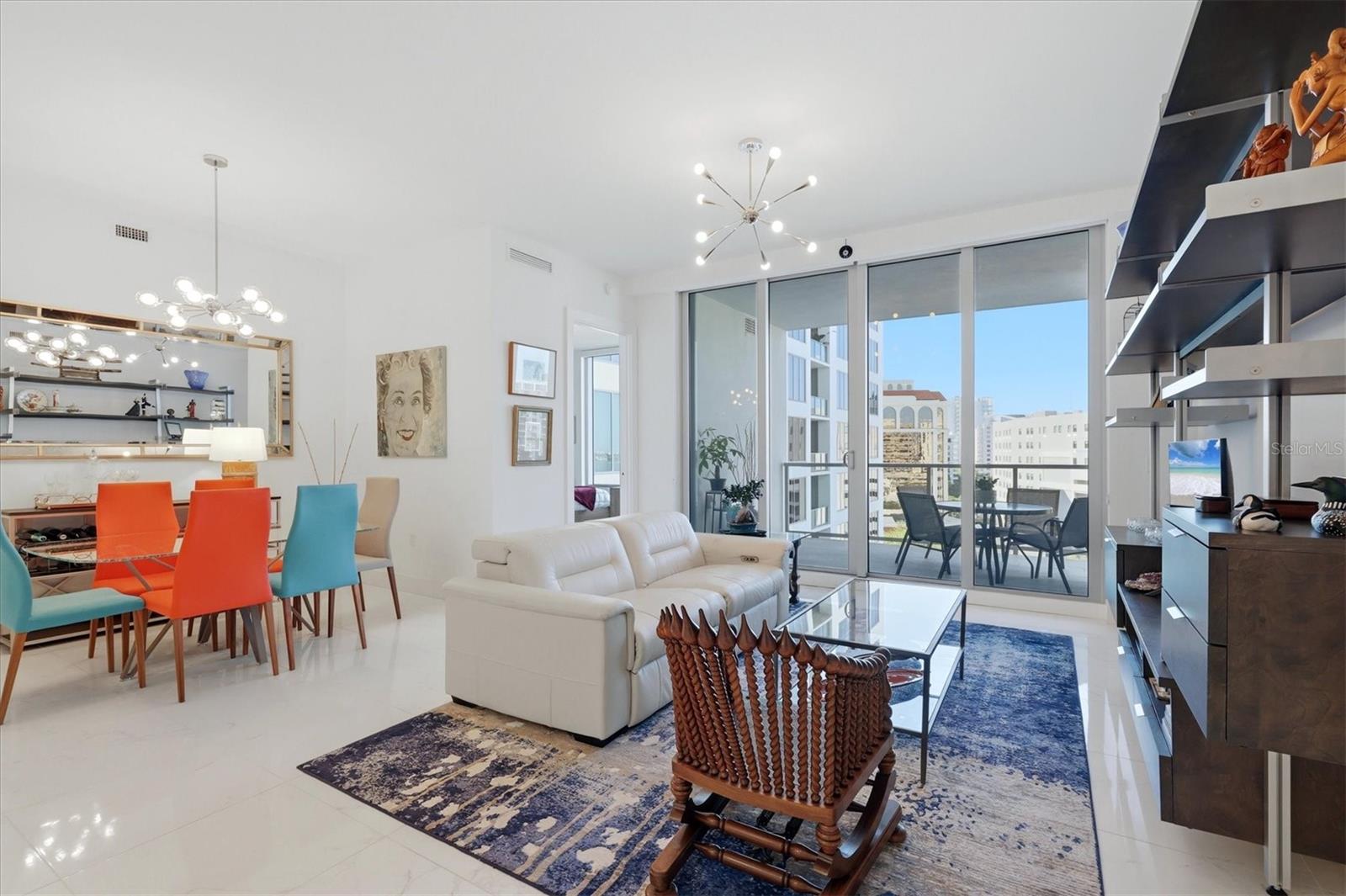 111 S PINEAPPLE AVE #811