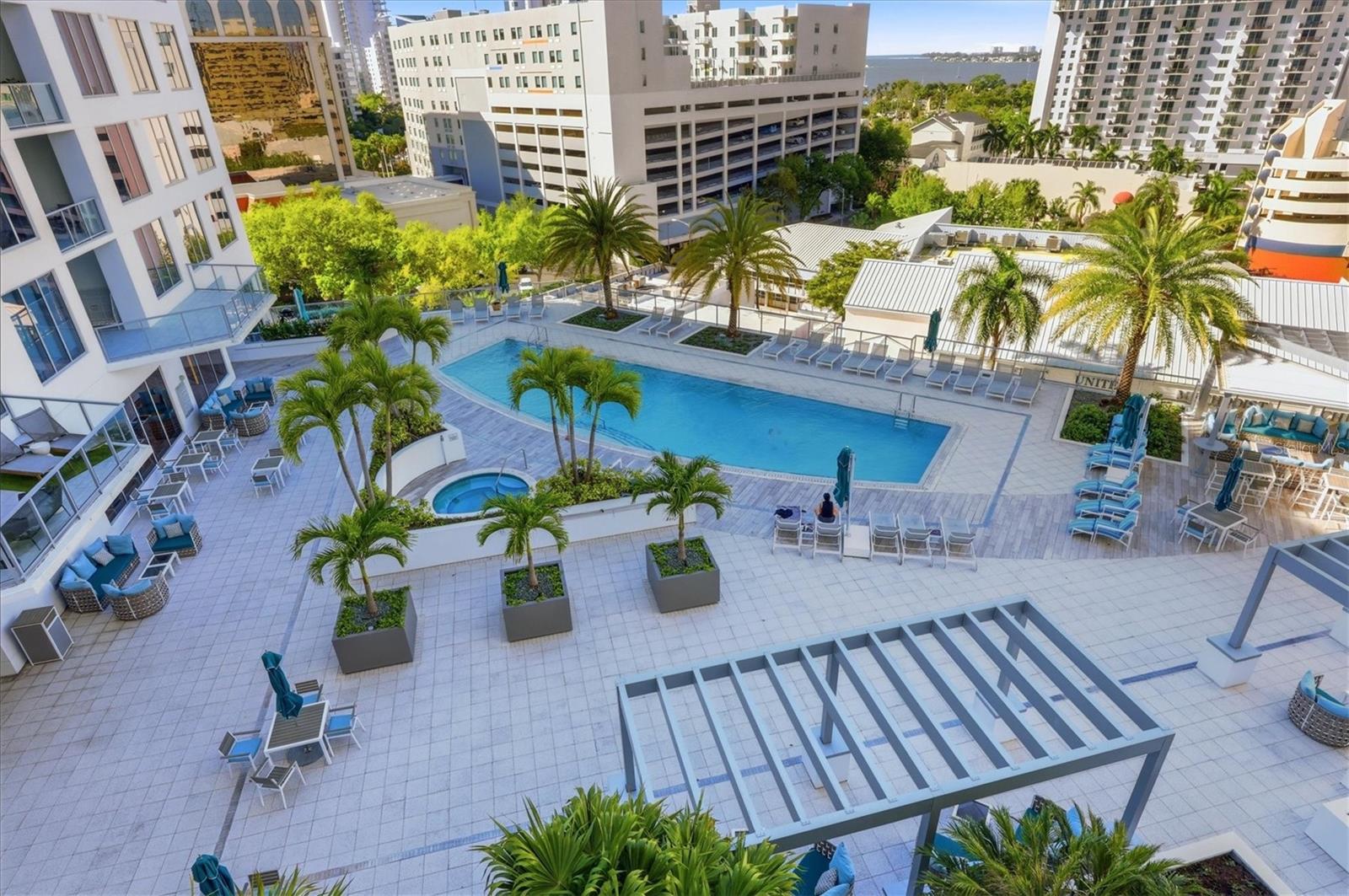 111 S PINEAPPLE AVE #811