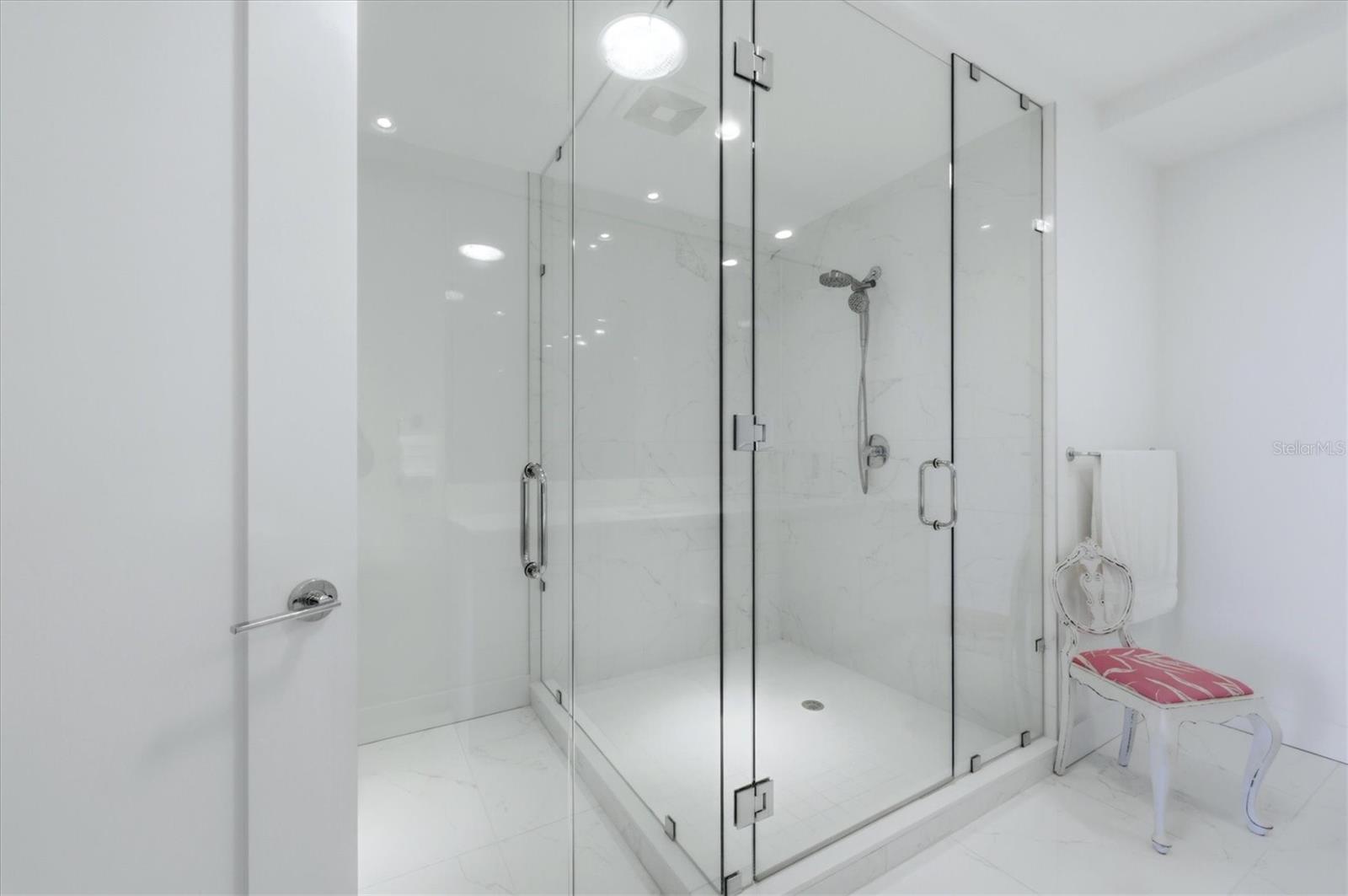 111 S PINEAPPLE AVE #811