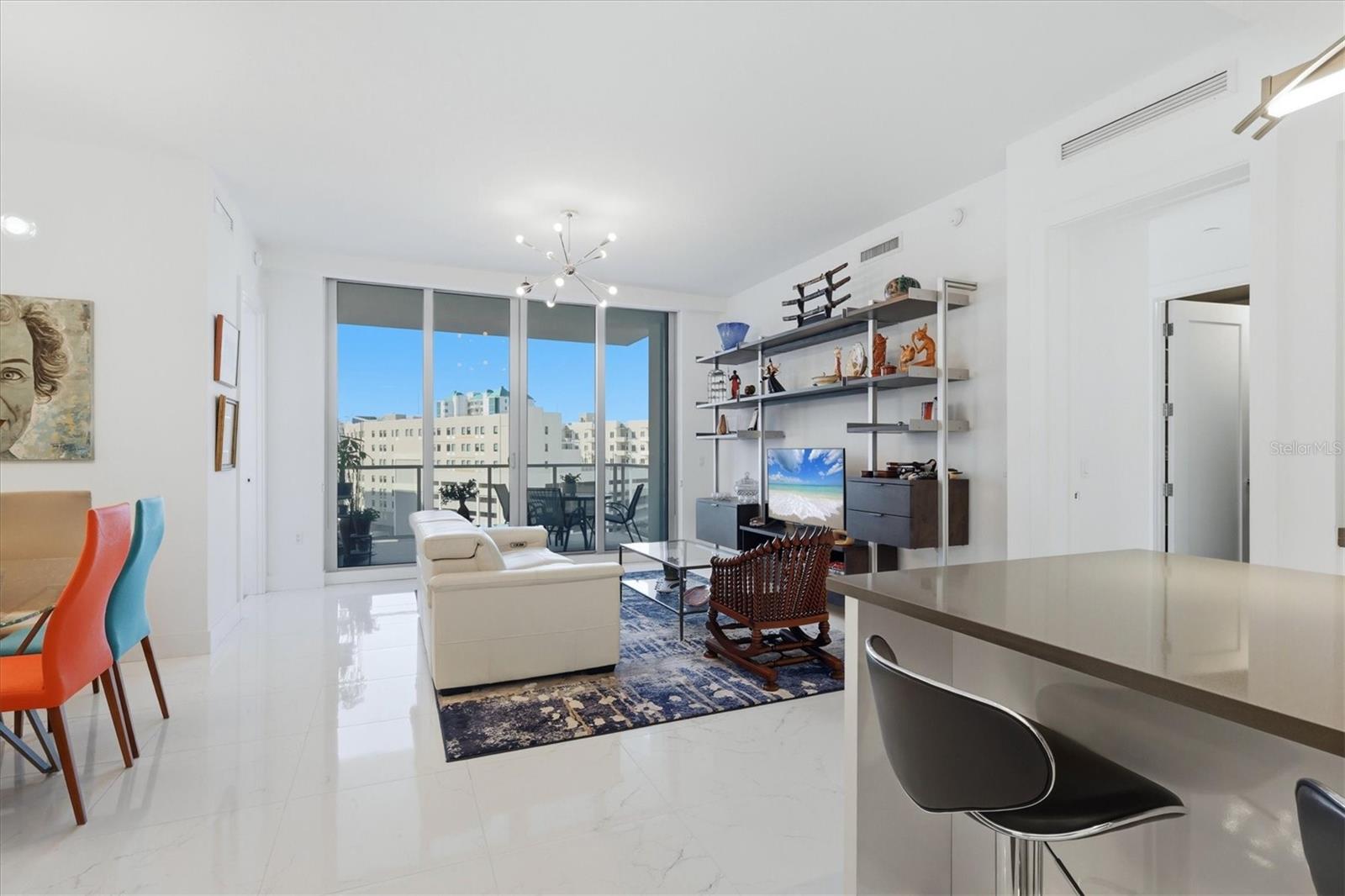 111 S PINEAPPLE AVE #811