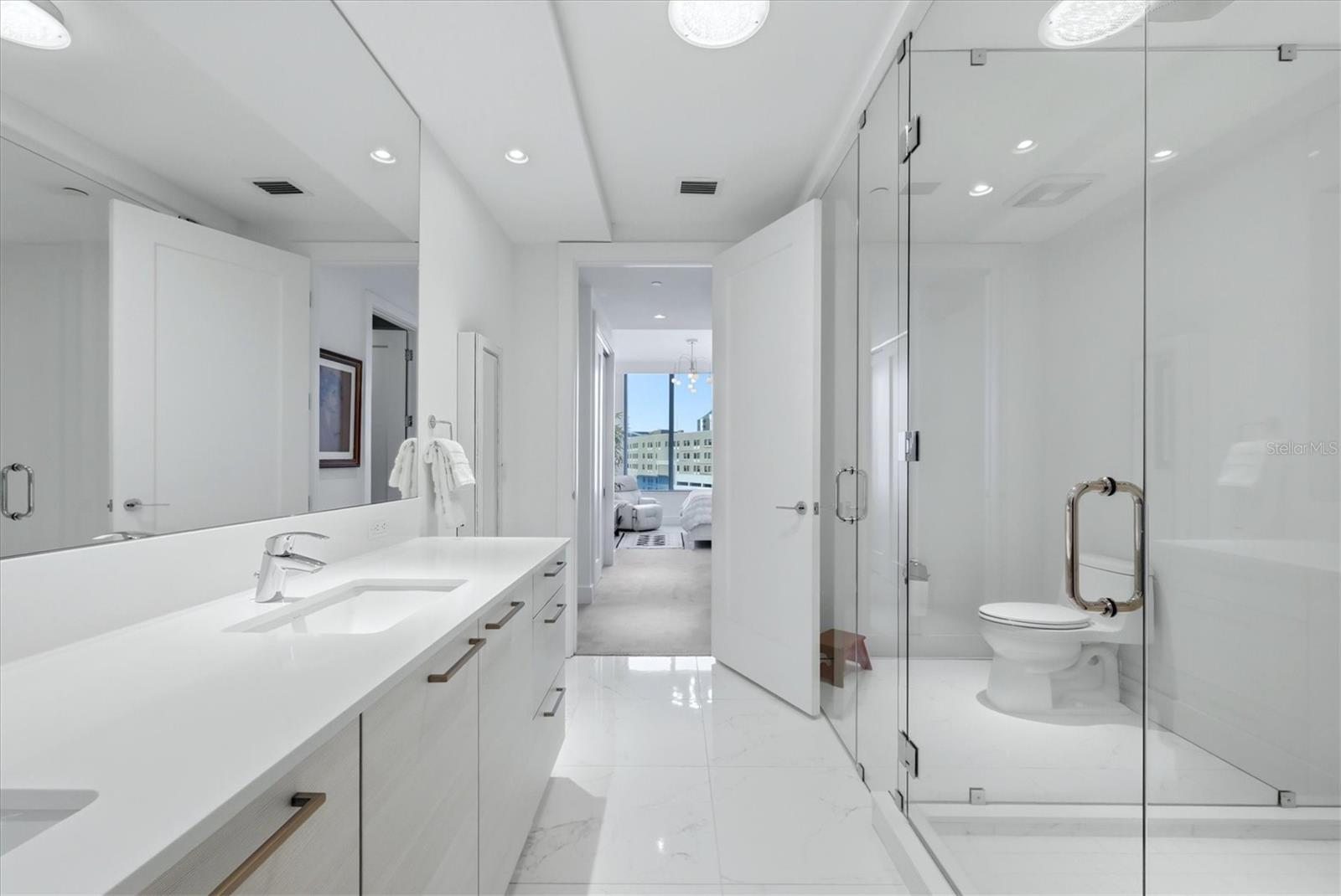 111 S PINEAPPLE AVE #811