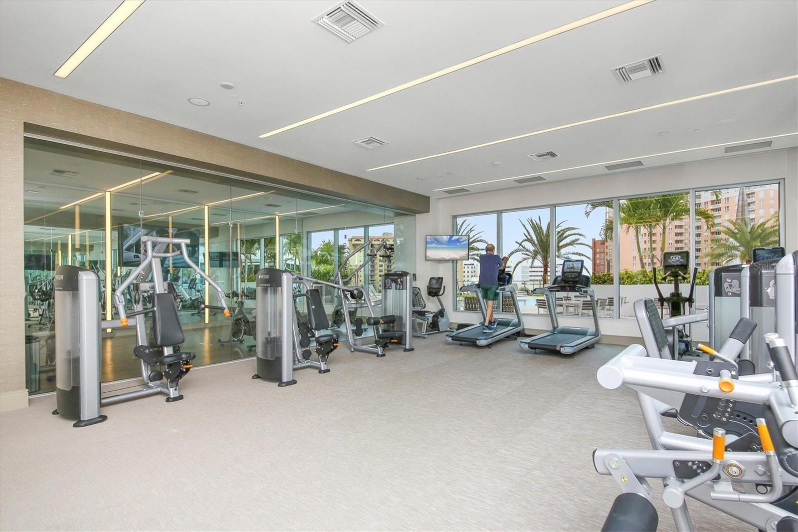 111 S PINEAPPLE AVE #811