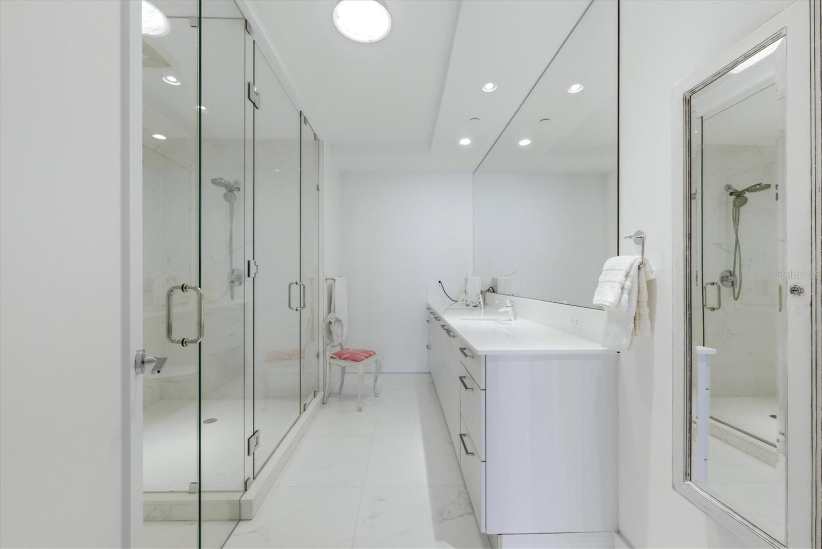 111 S PINEAPPLE AVE #811