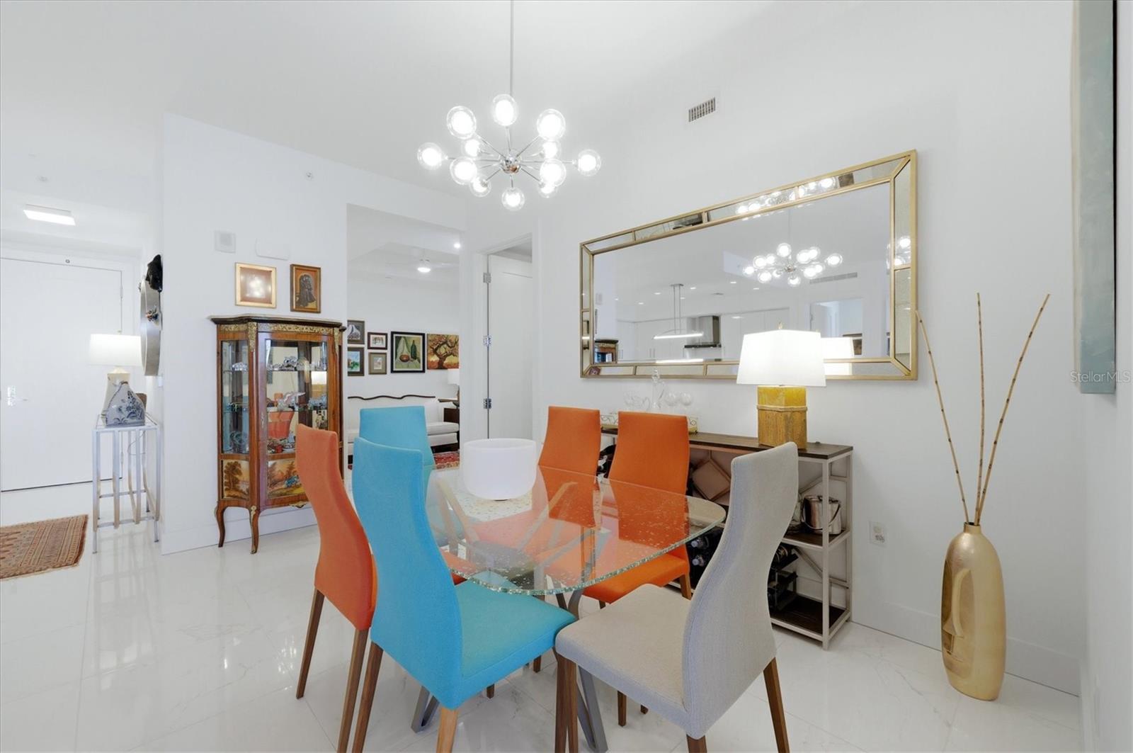 111 S PINEAPPLE AVE #811