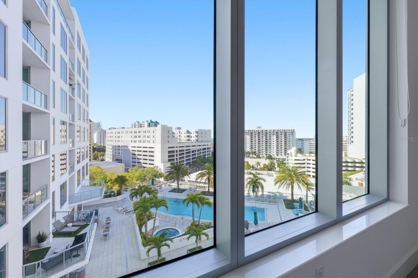 111 S PINEAPPLE AVE #811