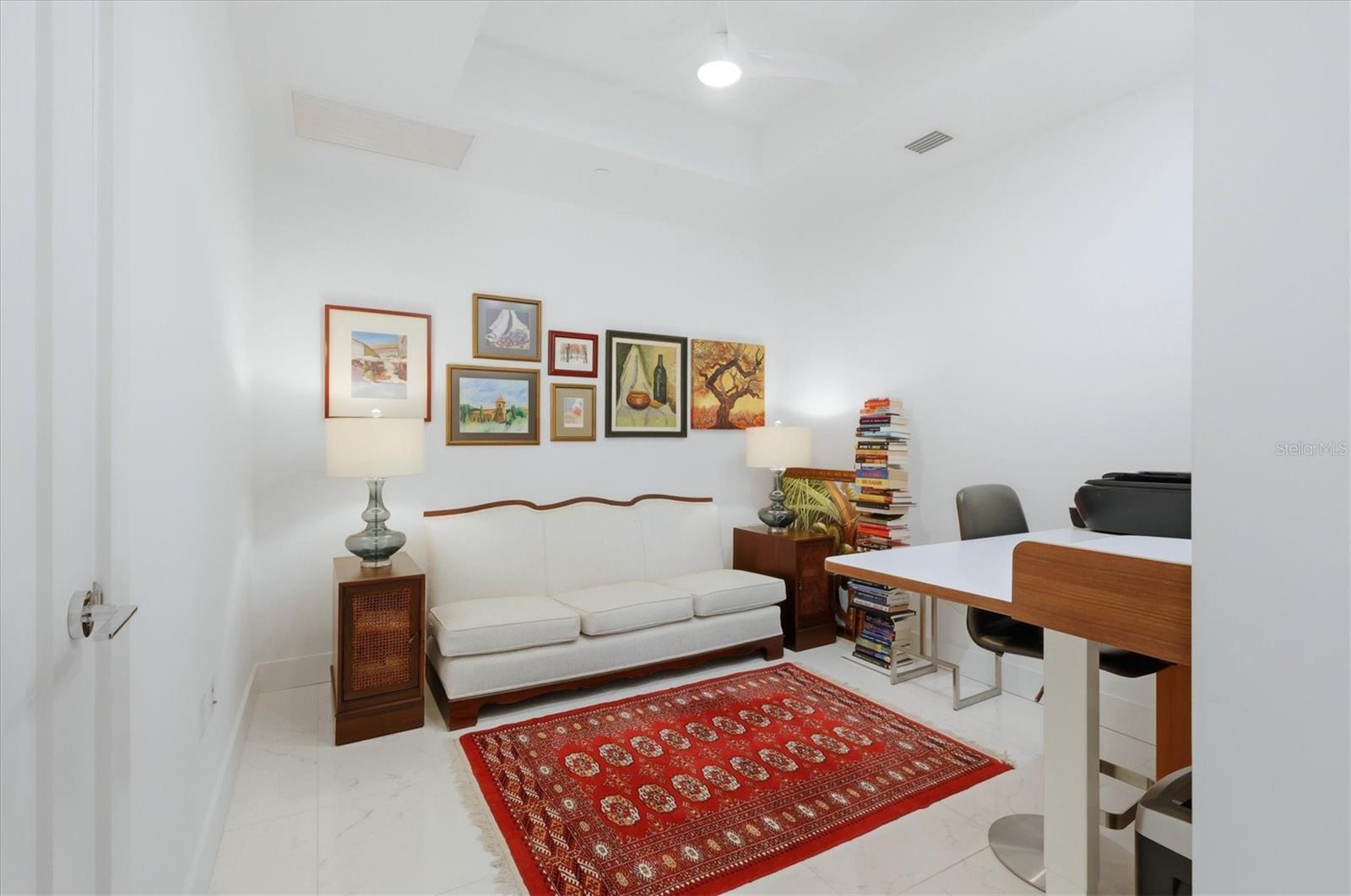 111 S PINEAPPLE AVE #811