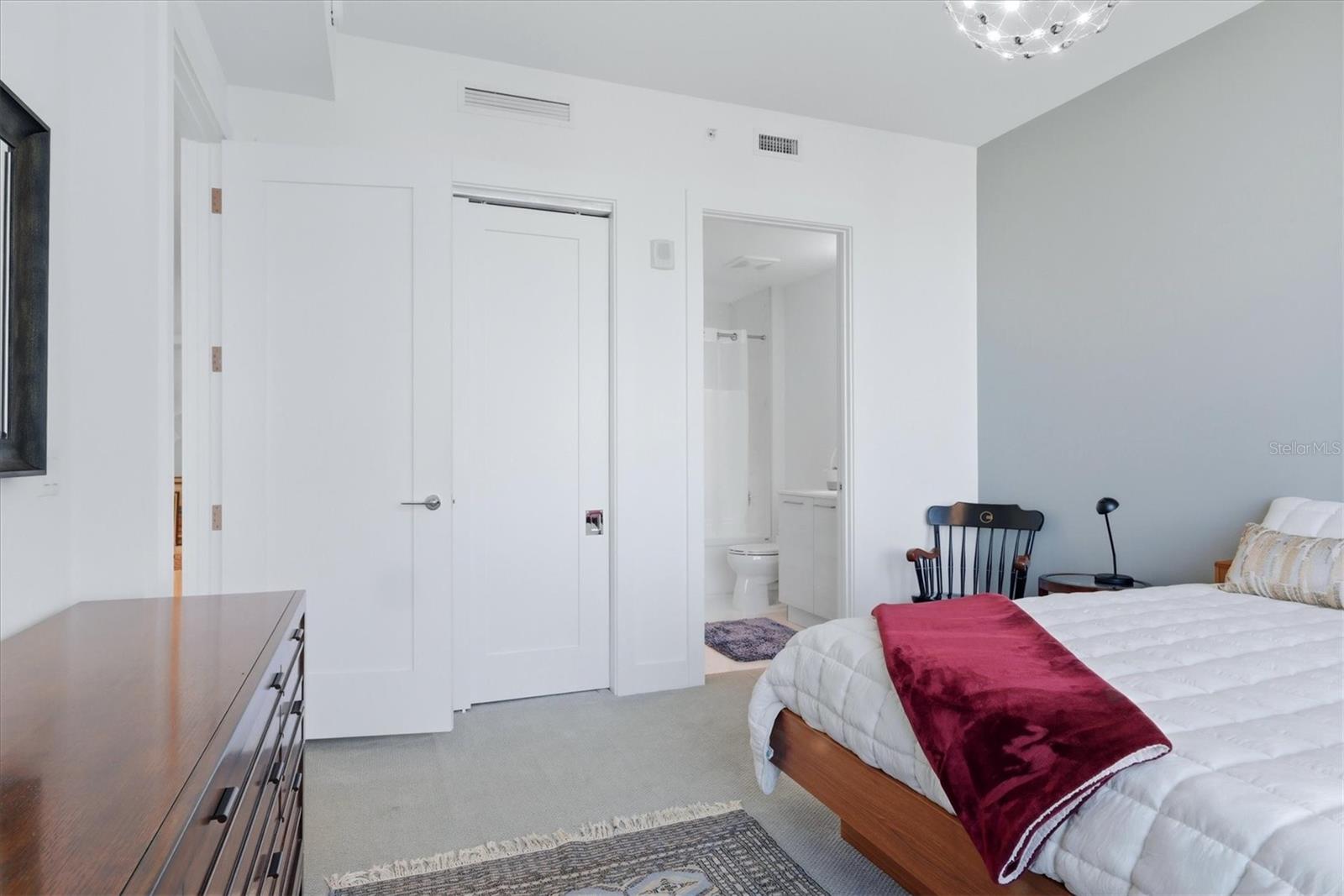 111 S PINEAPPLE AVE #811