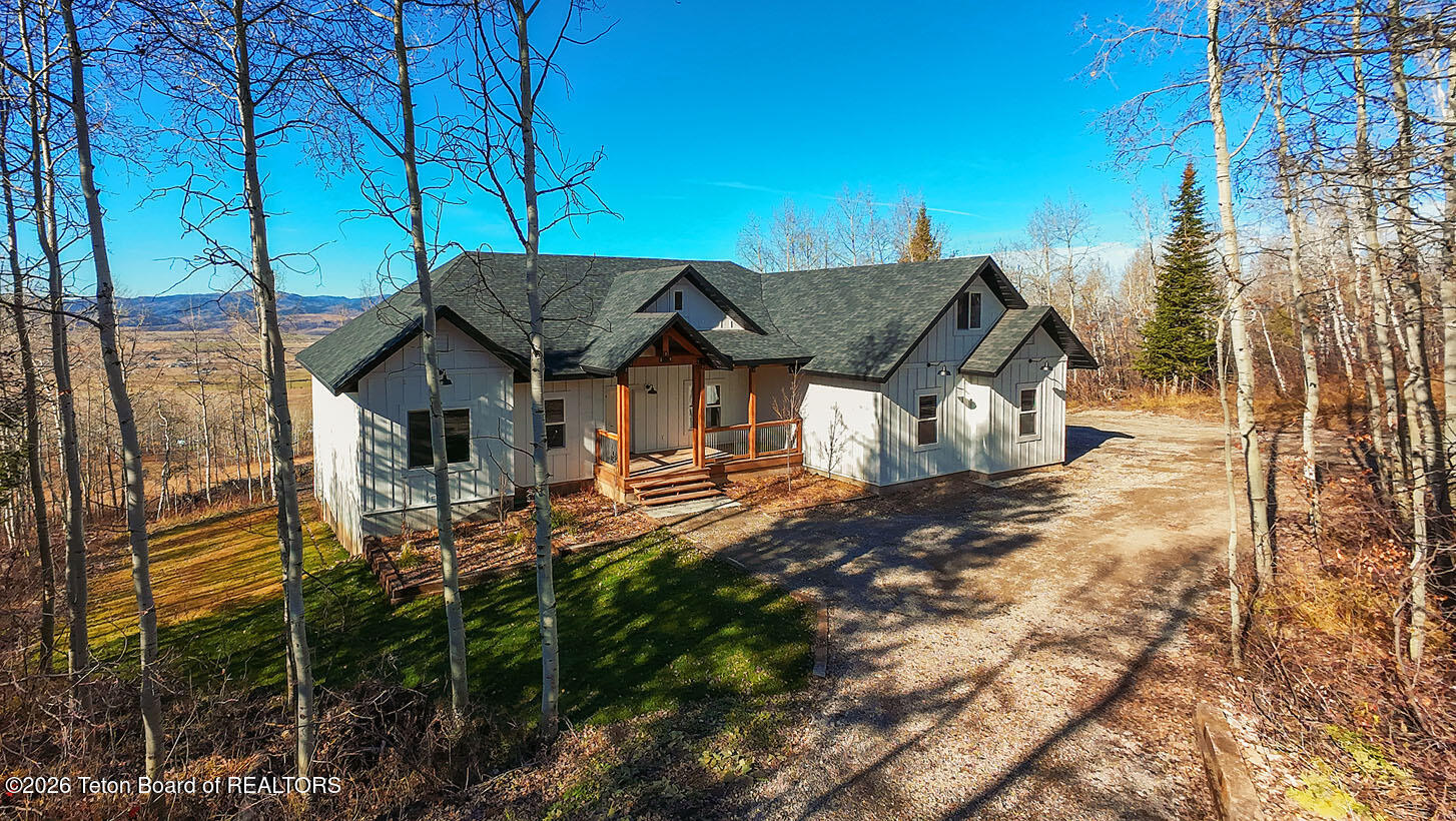 541 SPRUCE Drive