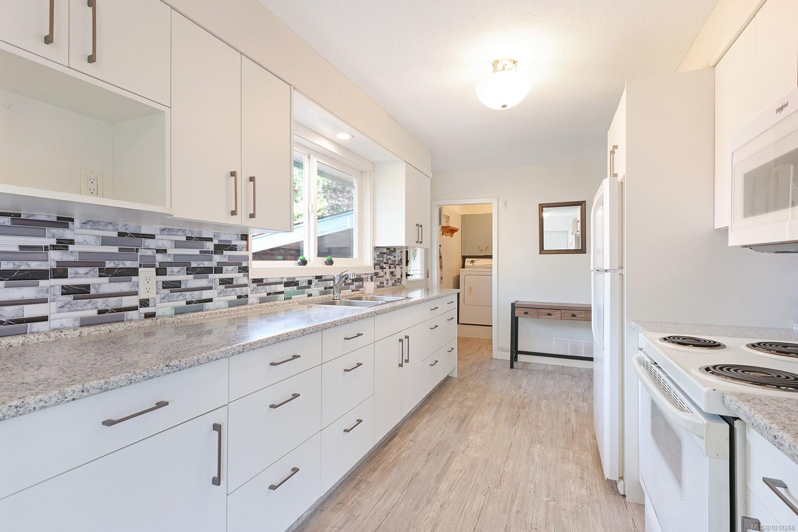 1110 Urquhart Ave, Courtenay