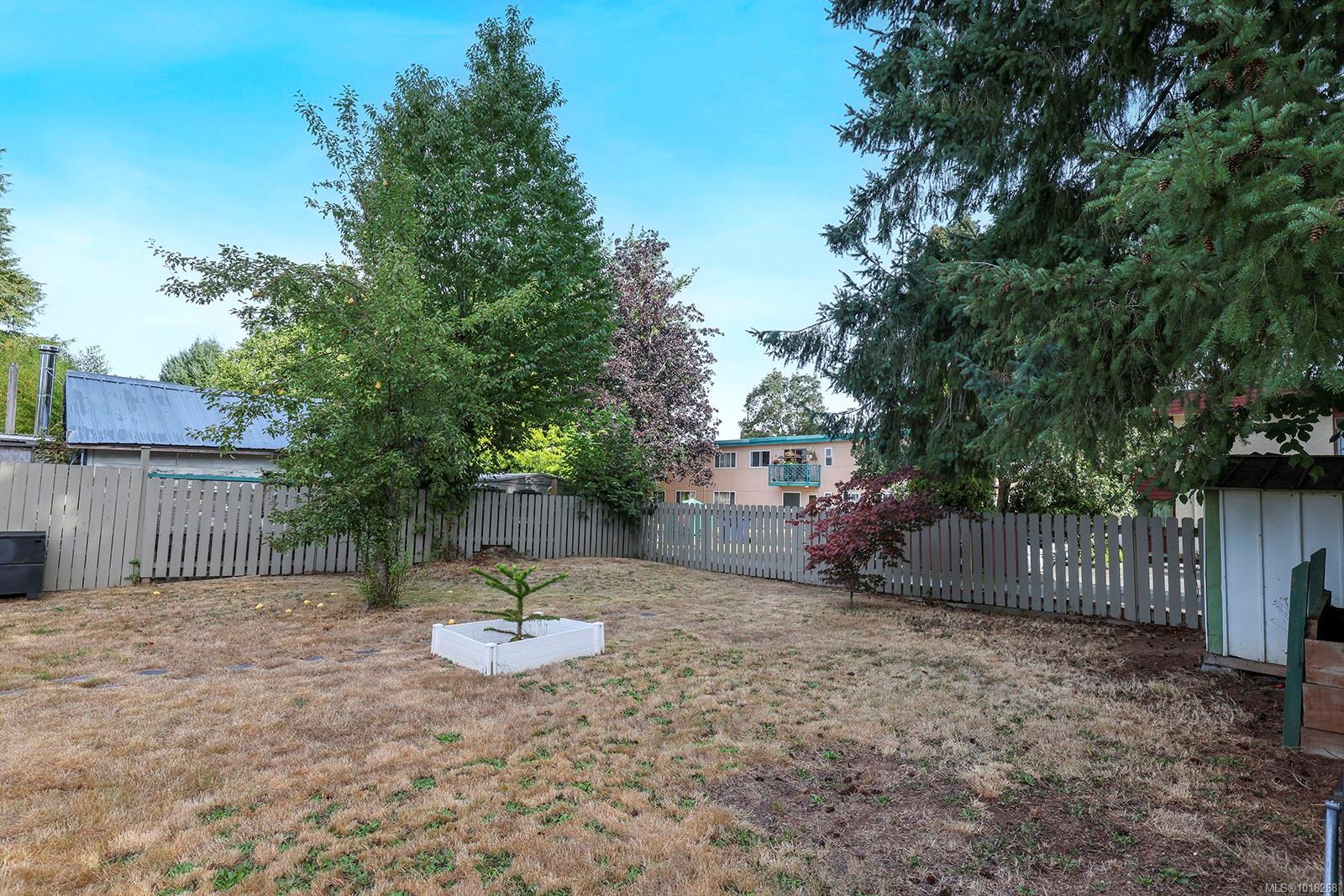 1110 Urquhart Ave, Courtenay