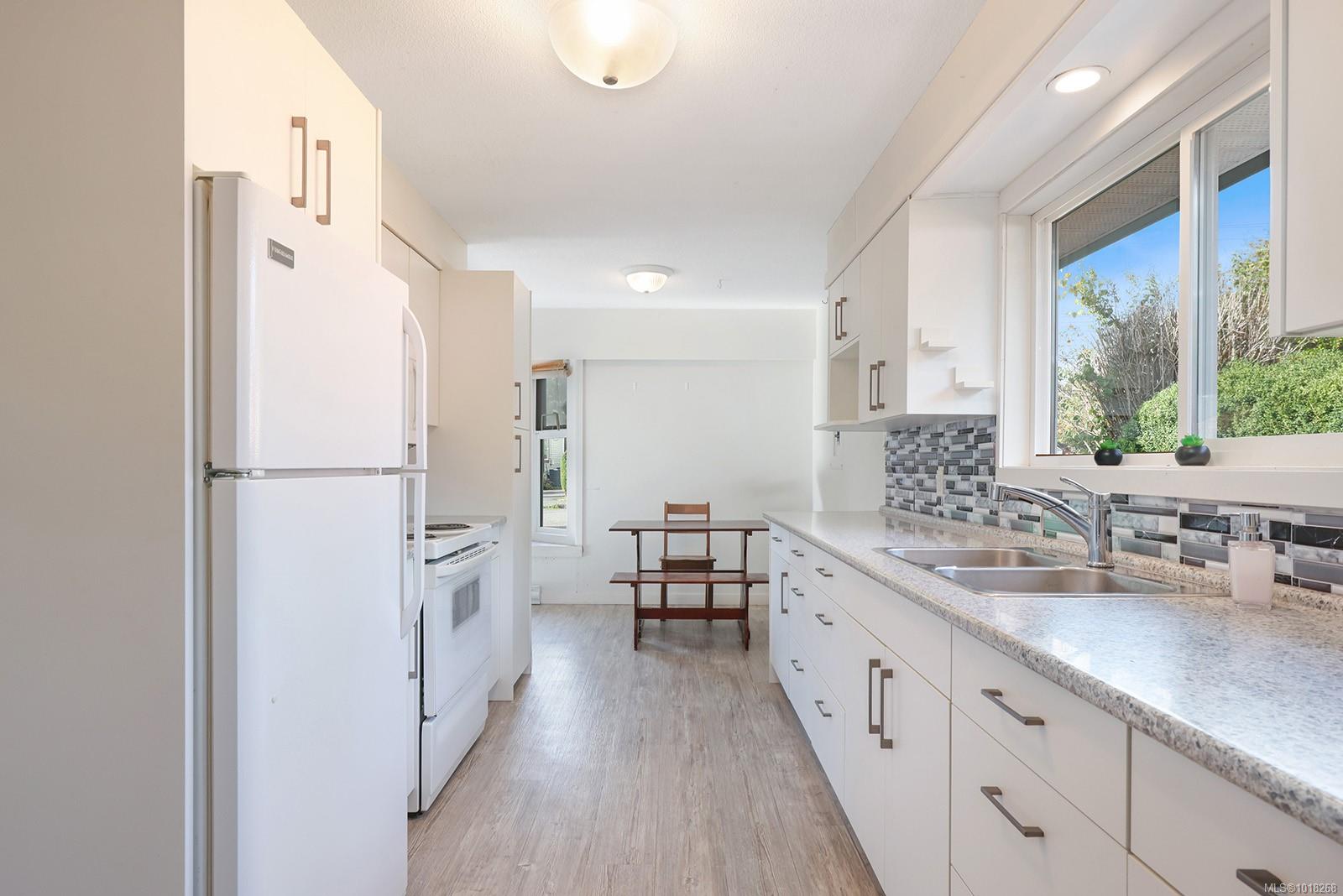1110 Urquhart Ave, Courtenay
