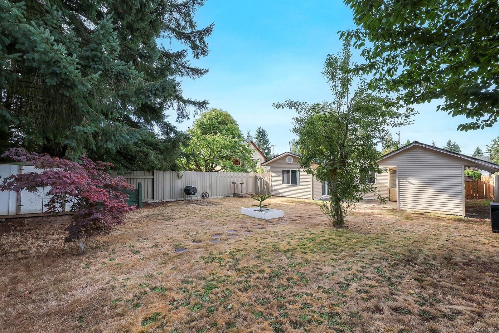 1110 Urquhart Ave, Courtenay