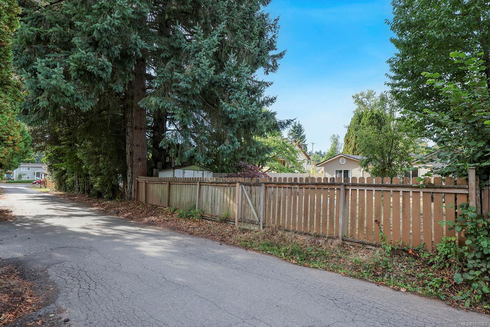 1110 Urquhart Ave, Courtenay
