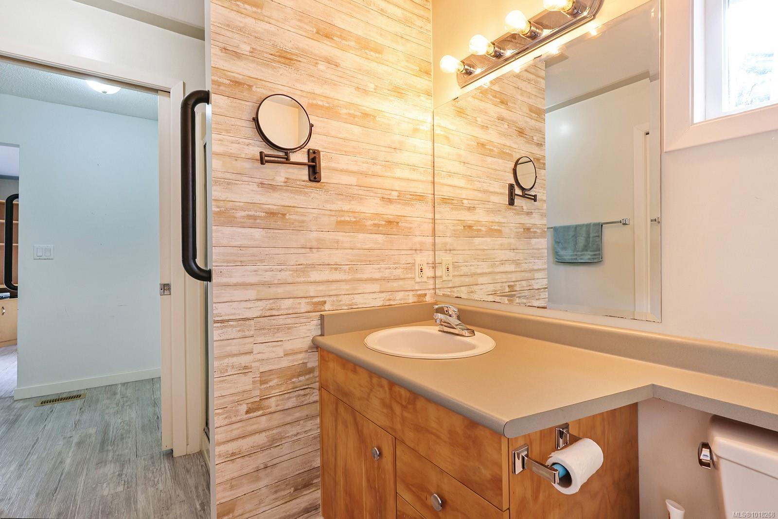 1110 Urquhart Ave, Courtenay