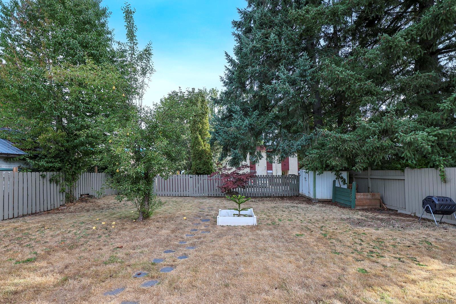 1110 Urquhart Ave, Courtenay
