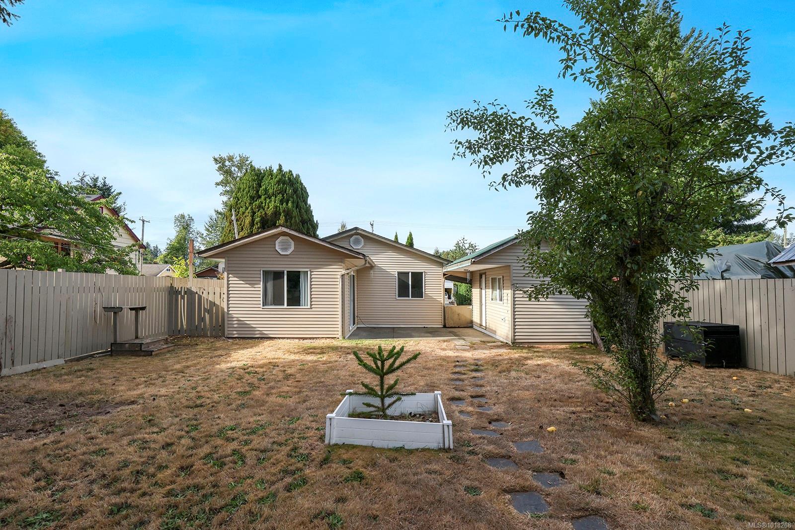 1110 Urquhart Ave, Courtenay
