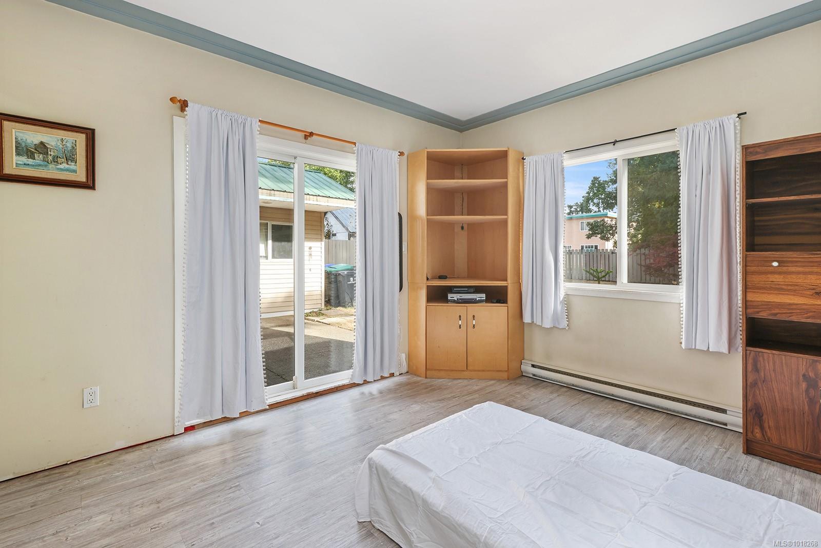 1110 Urquhart Ave, Courtenay