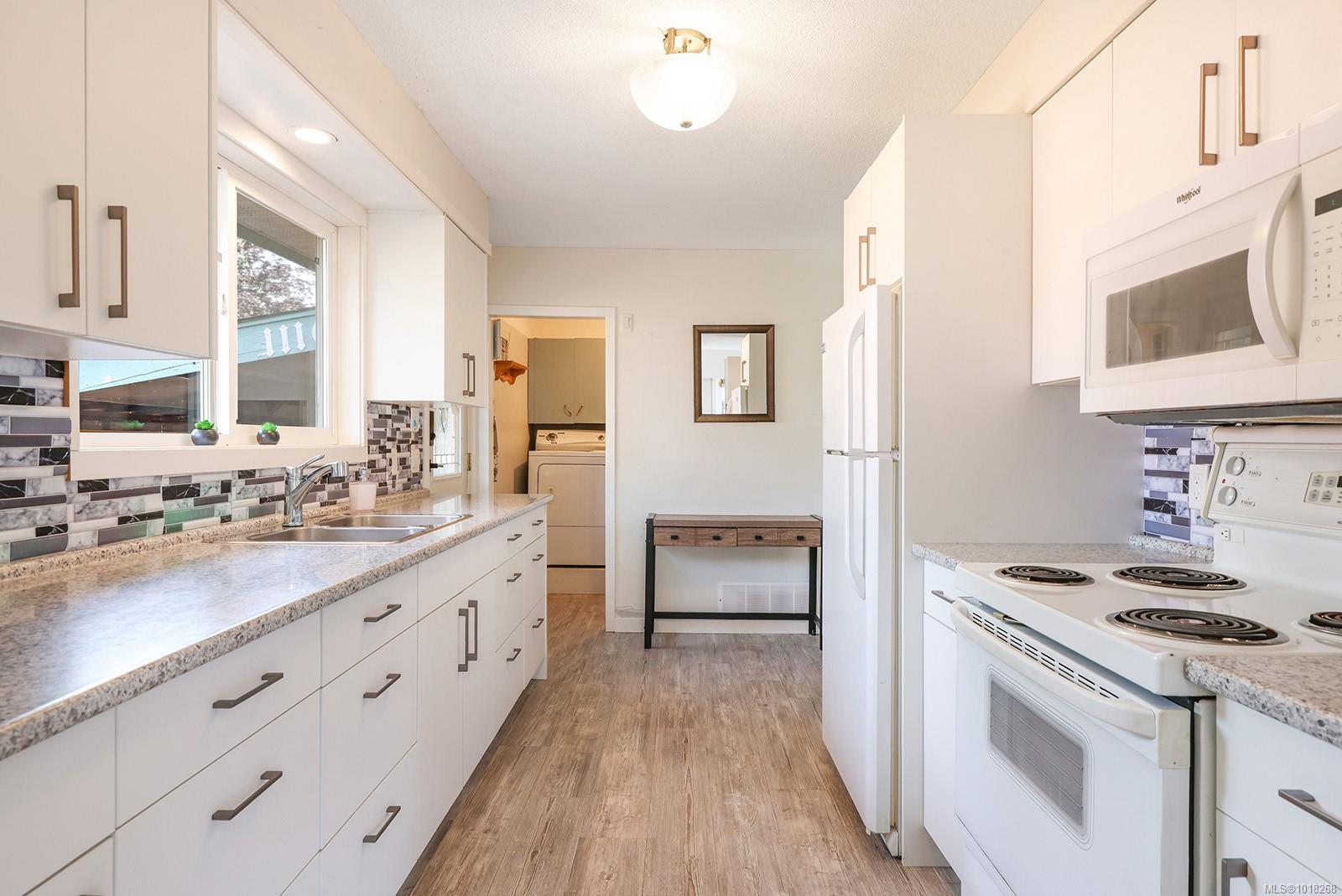 1110 Urquhart Ave, Courtenay