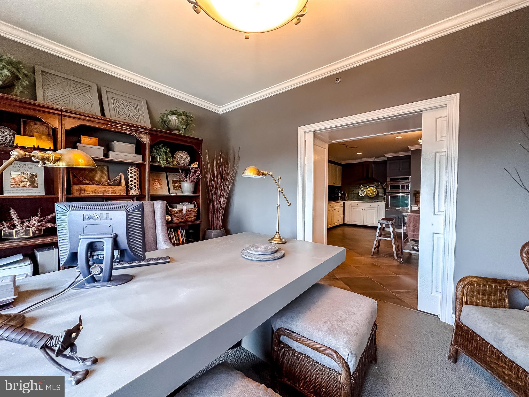 10 E LEE STREET 908