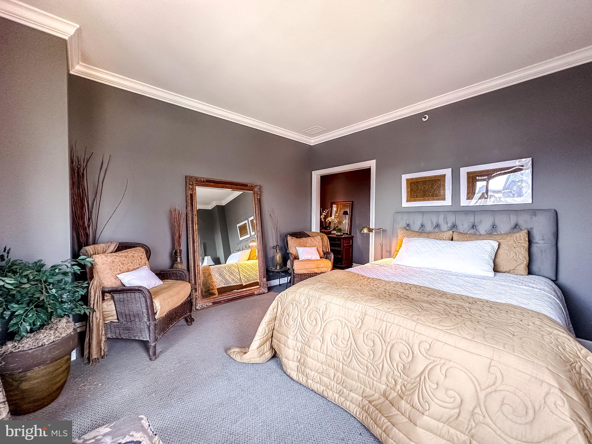 10 E LEE STREET 908
