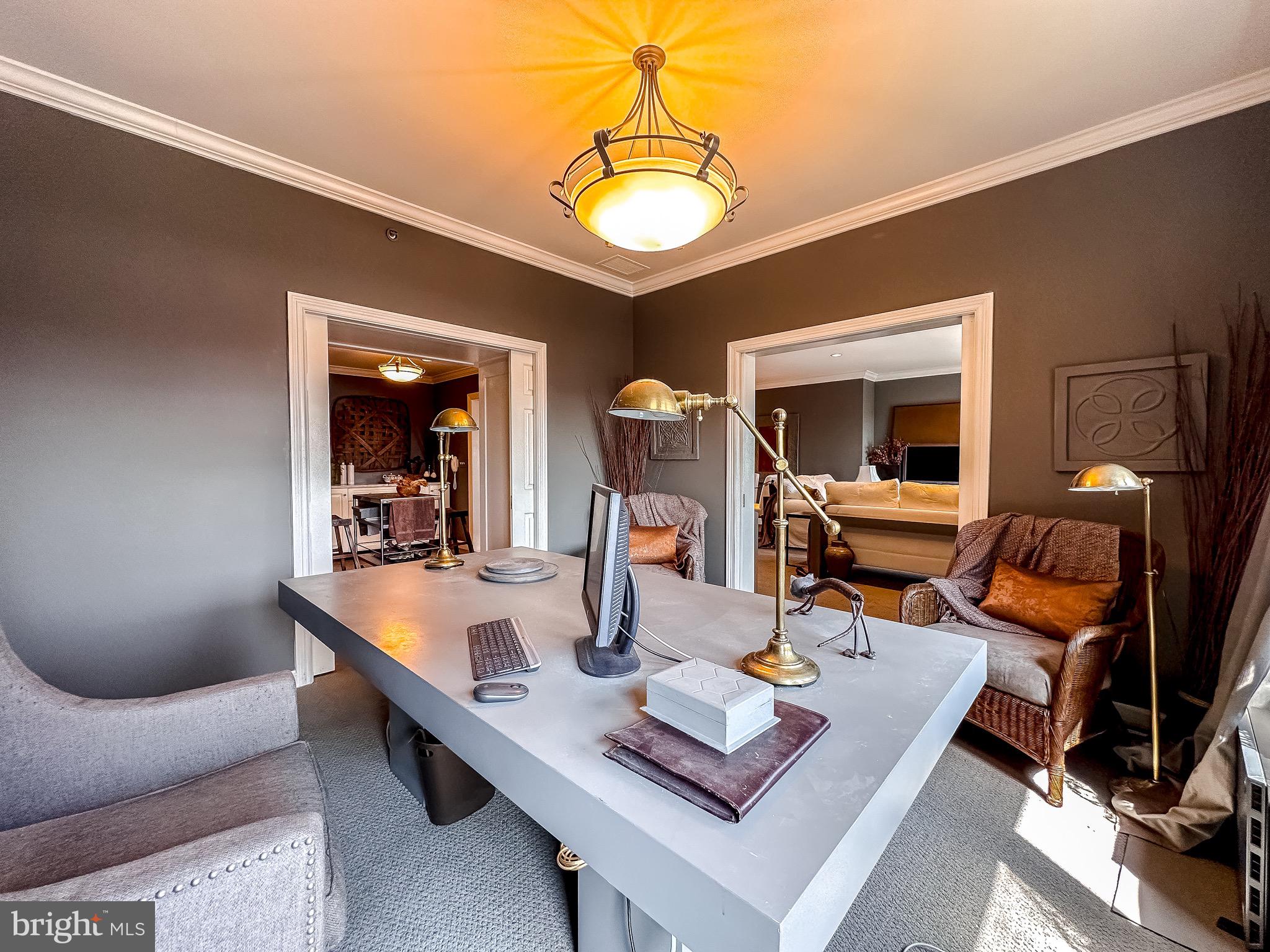 10 E LEE STREET 908