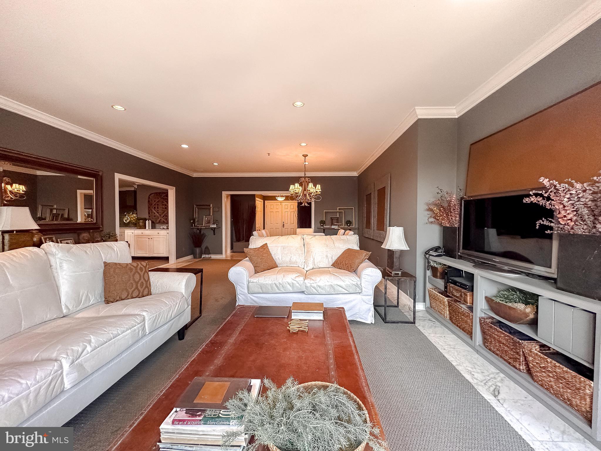 10 E LEE STREET 908