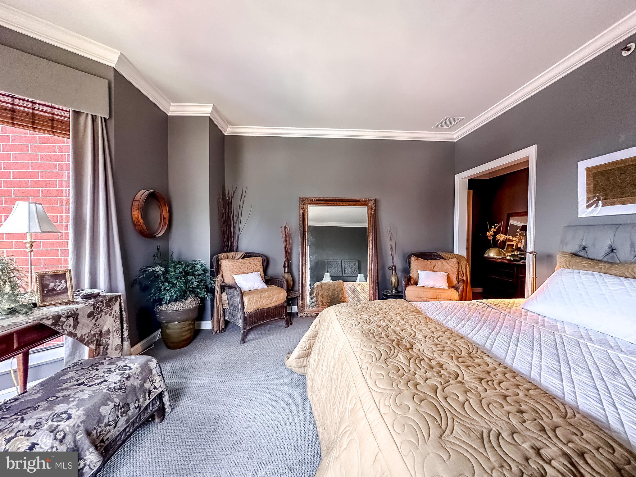 10 E LEE STREET 908