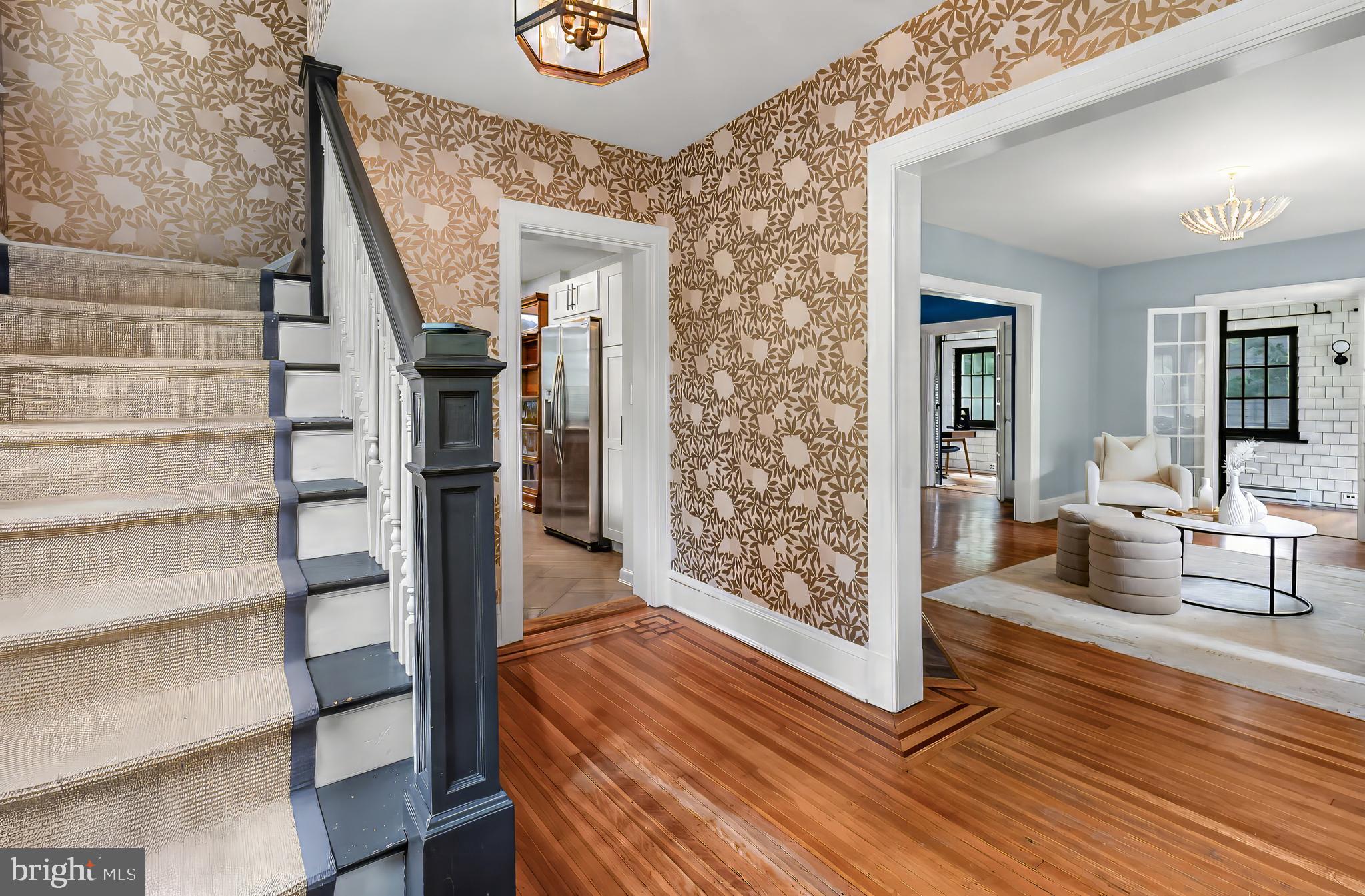 511 N CHAPELGATE LANE