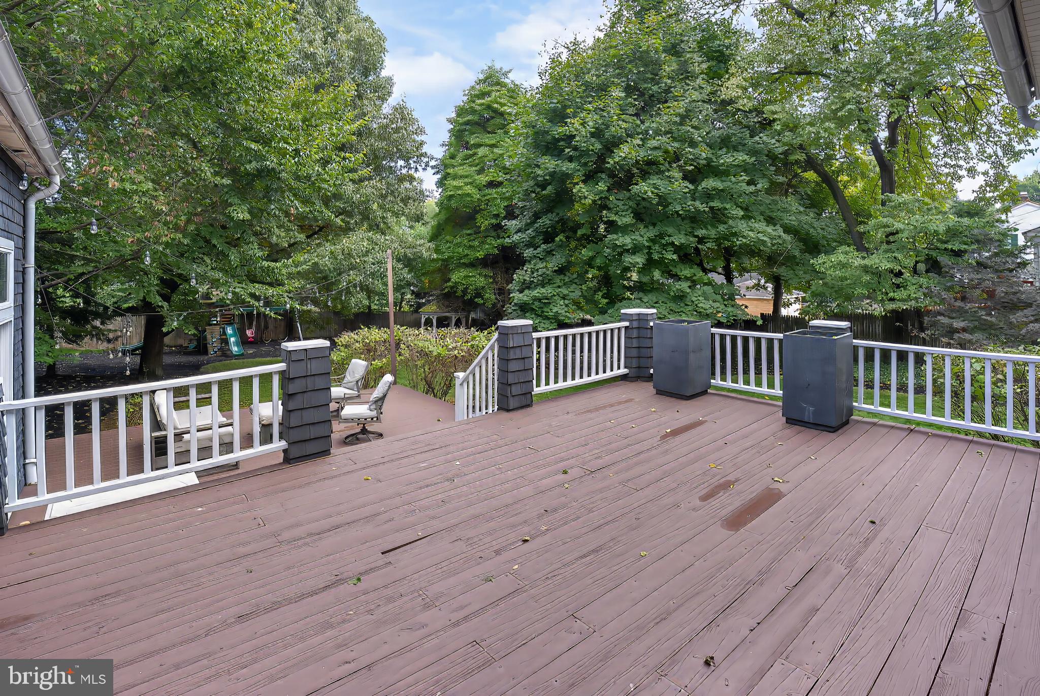 511 N CHAPELGATE LANE