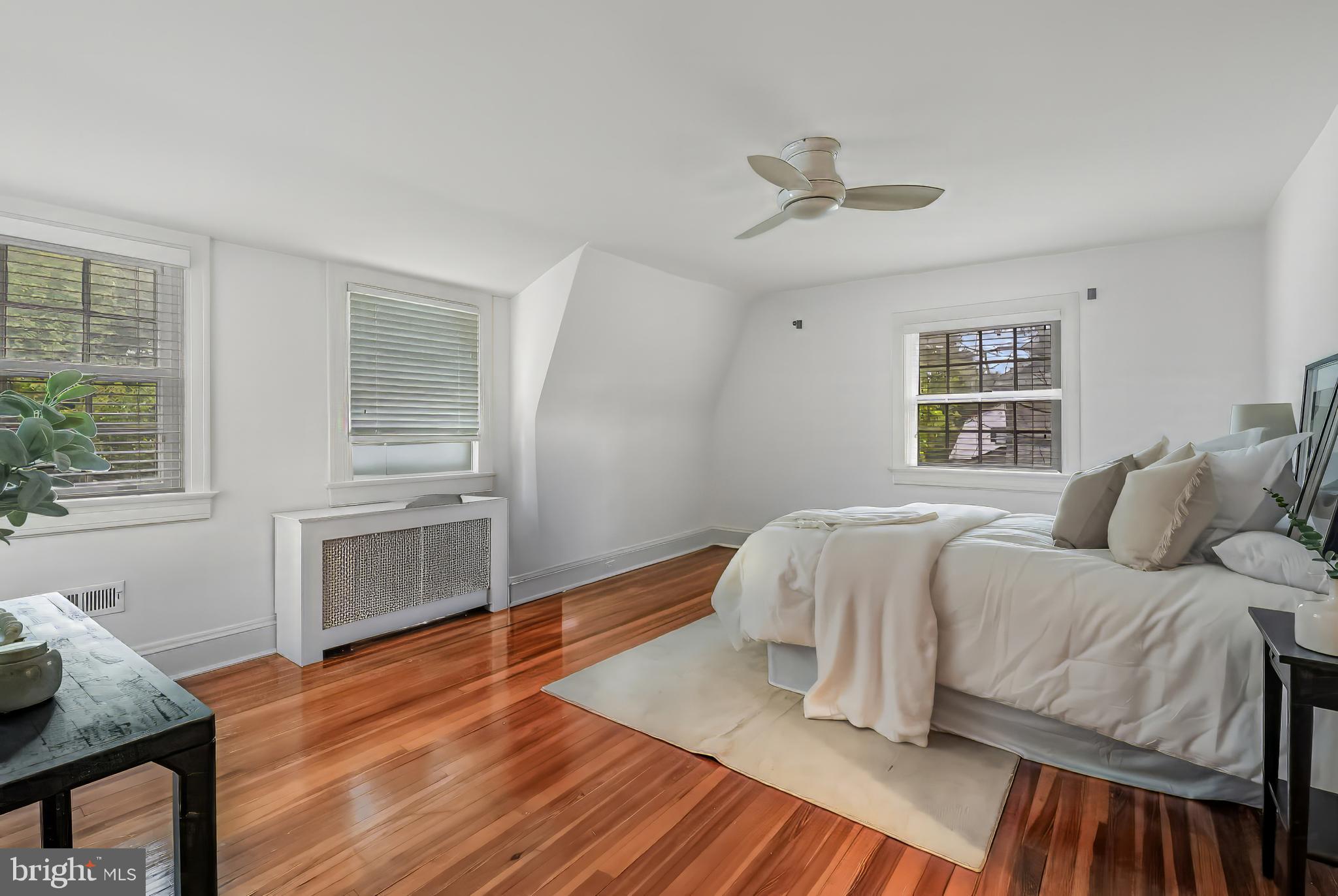 511 N CHAPELGATE LANE