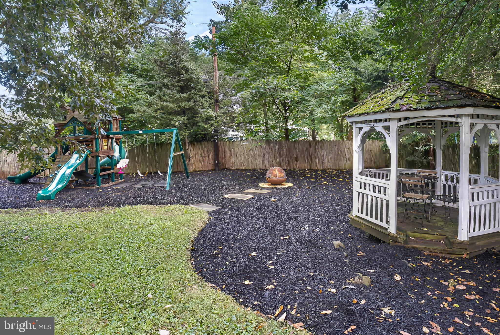 511 N CHAPELGATE LANE