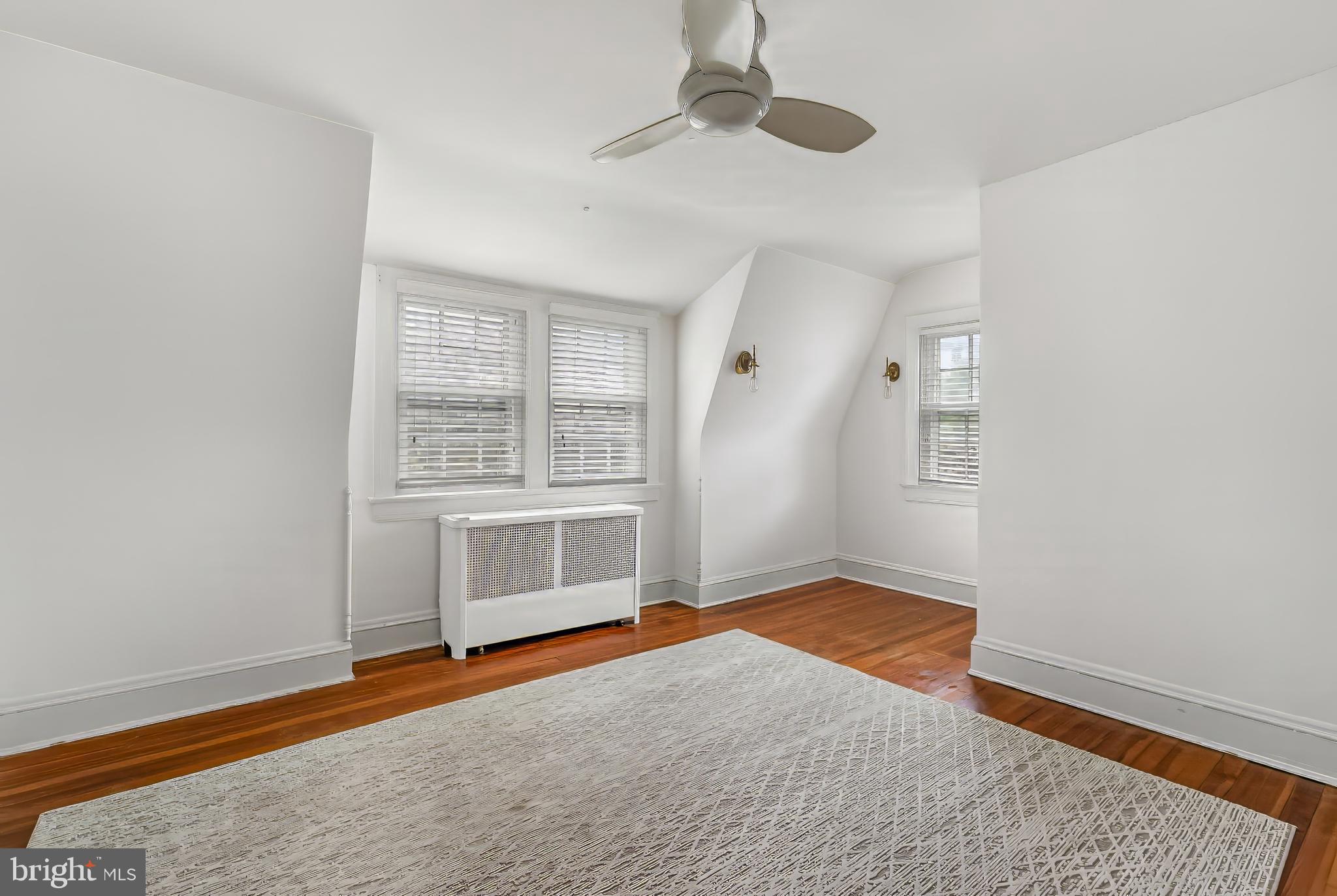 511 N CHAPELGATE LANE