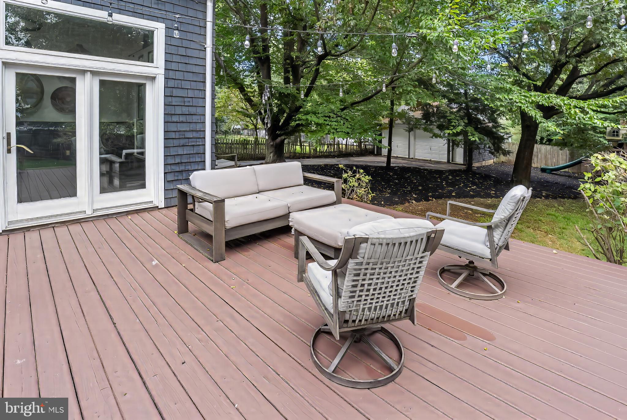 511 N CHAPELGATE LANE