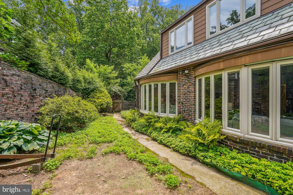 9101 SLIGO CREEK PARKWAY