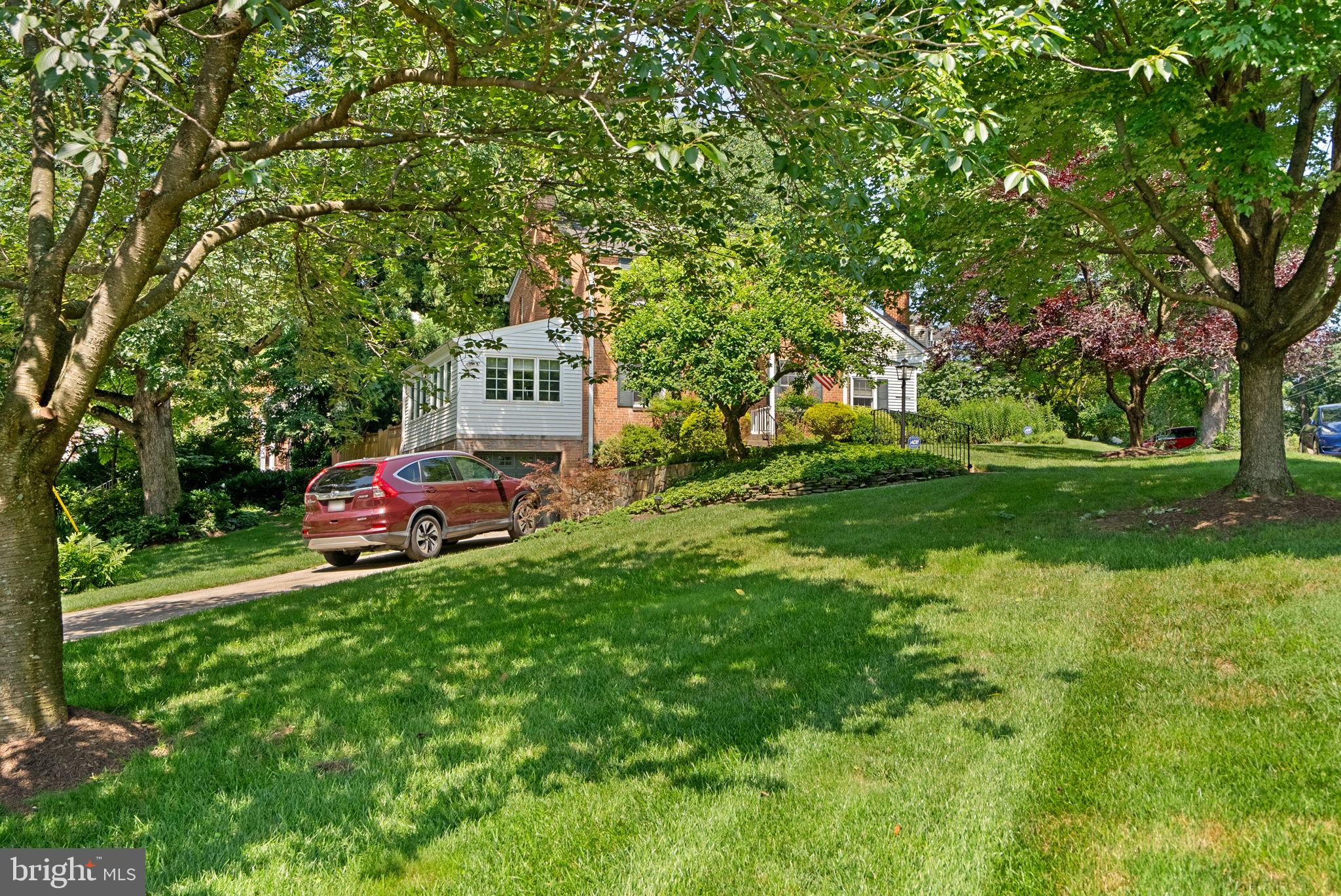 129 LYNNMOOR DRIVE