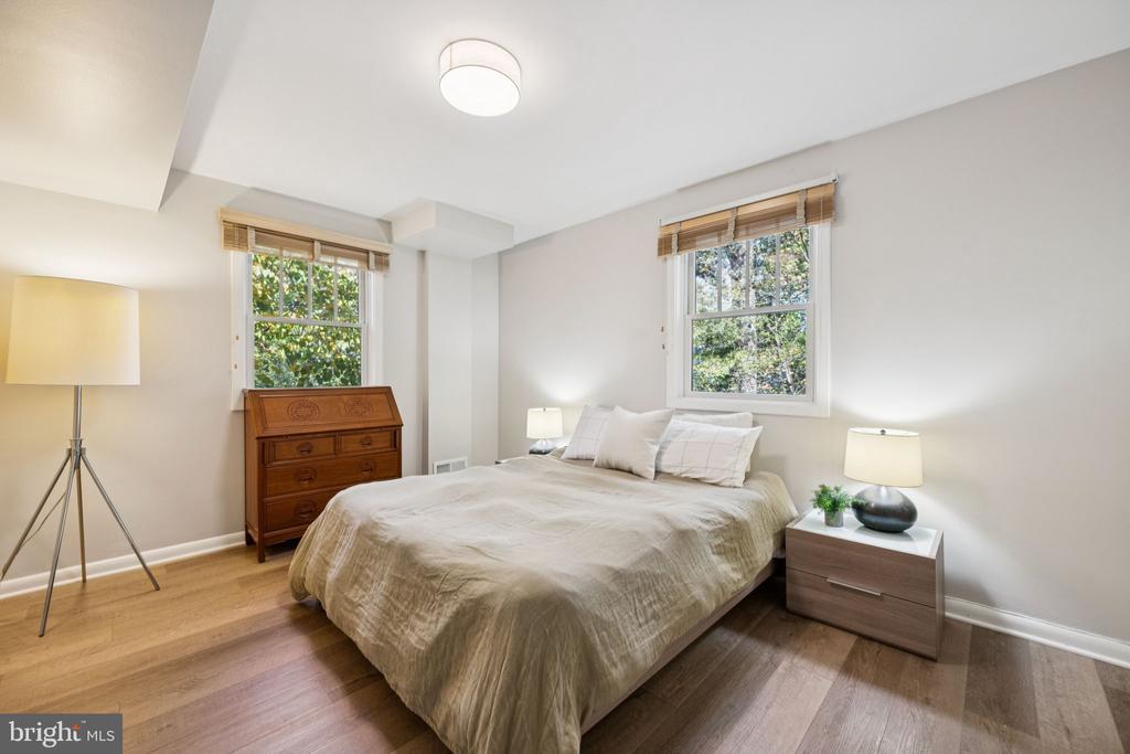 6 SPRING HILL COURT