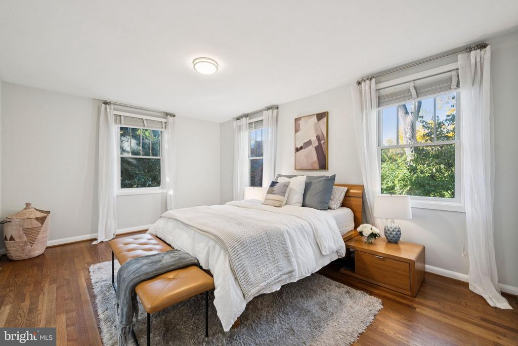 6 SPRING HILL COURT