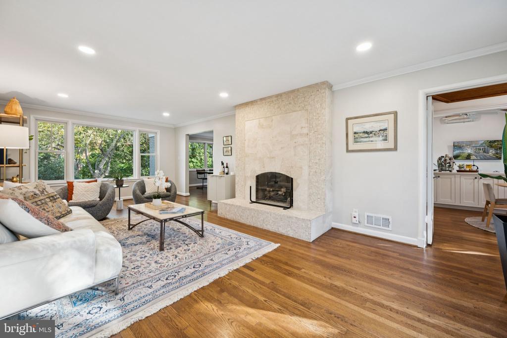 6 SPRING HILL COURT