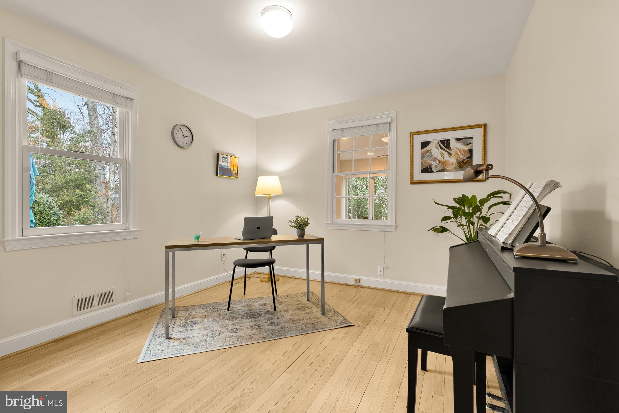 1511 LIVE OAK DRIVE