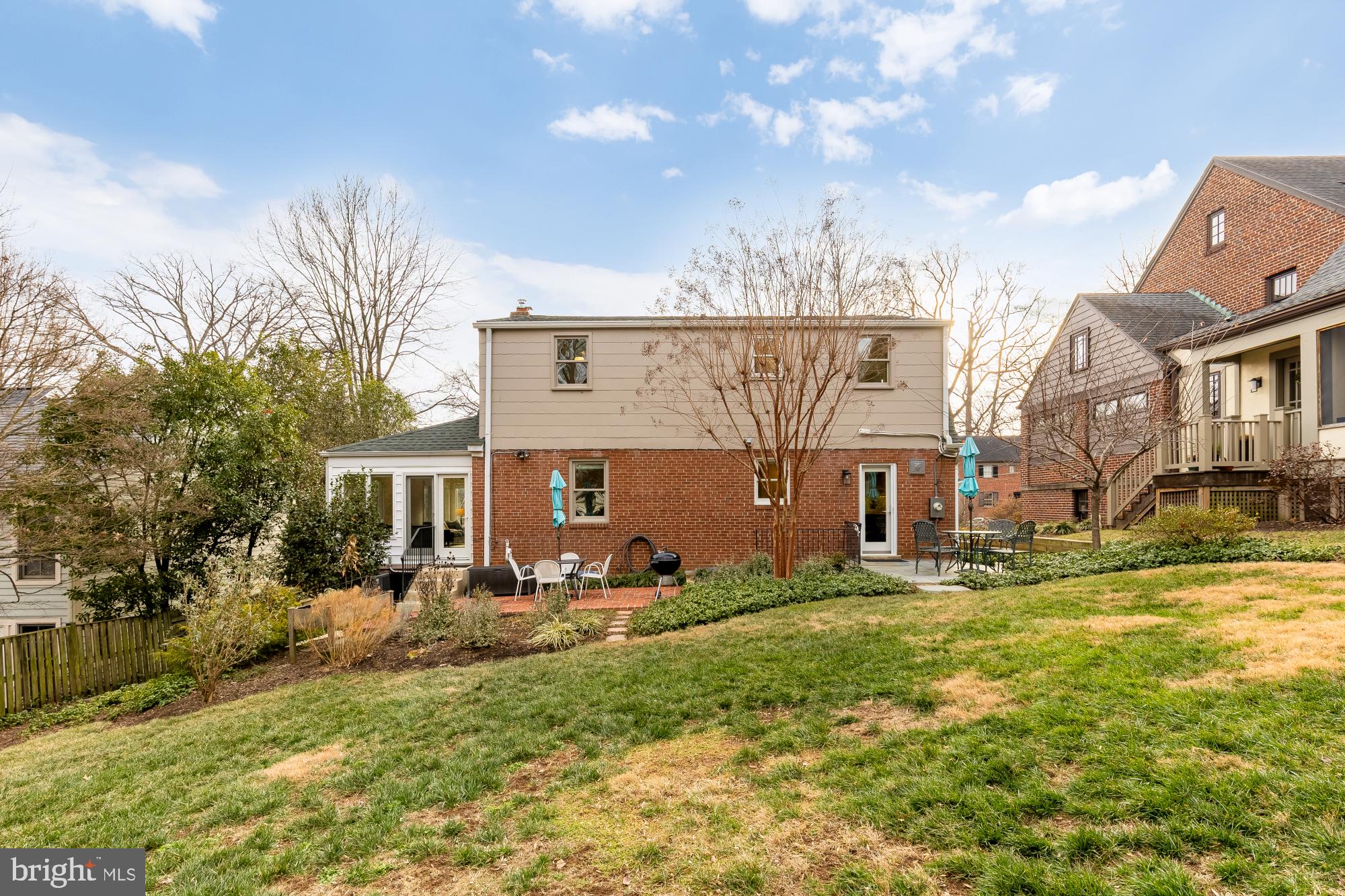 1511 LIVE OAK DRIVE