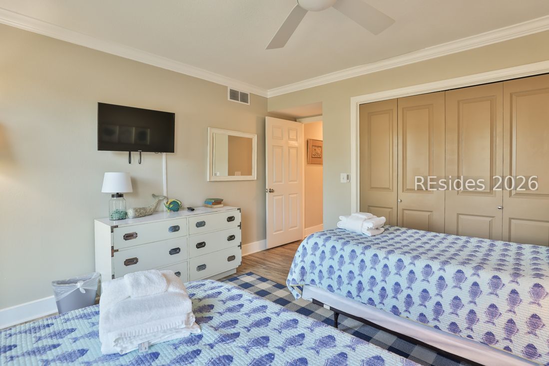 24 Lands End Court