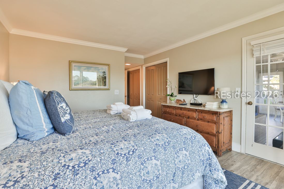 24 Lands End Court