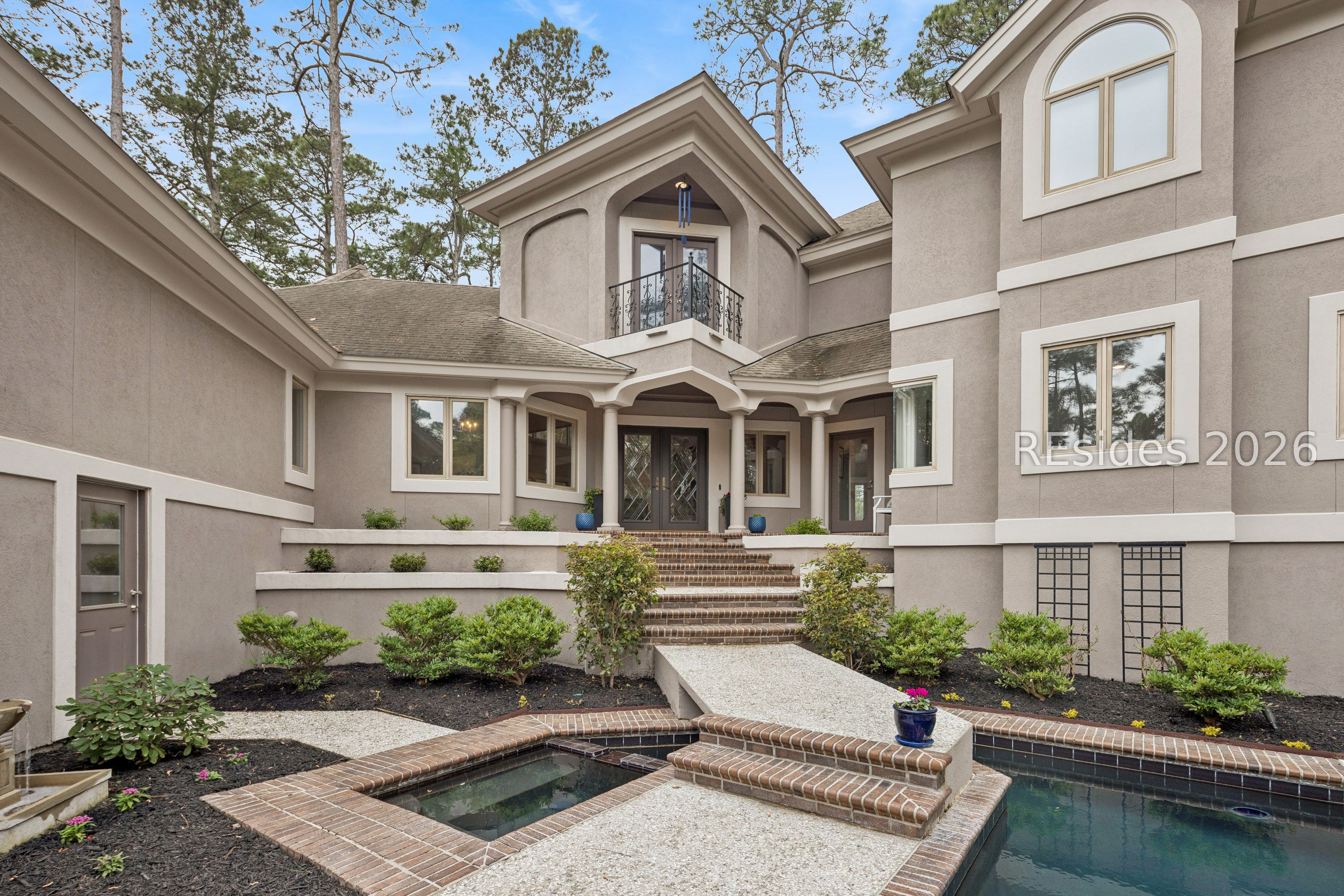 8 Long Brow Road