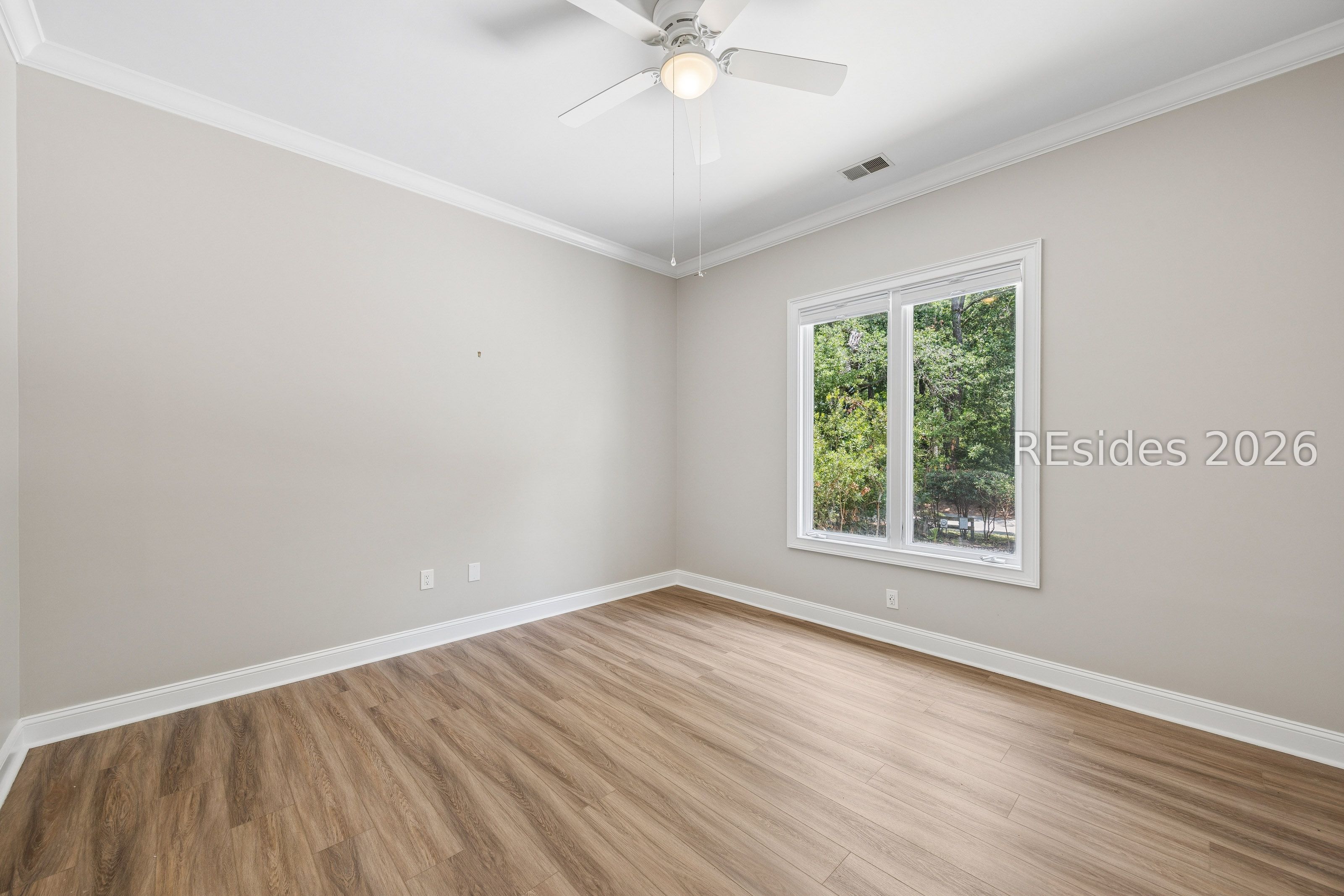 11 Forest Drive